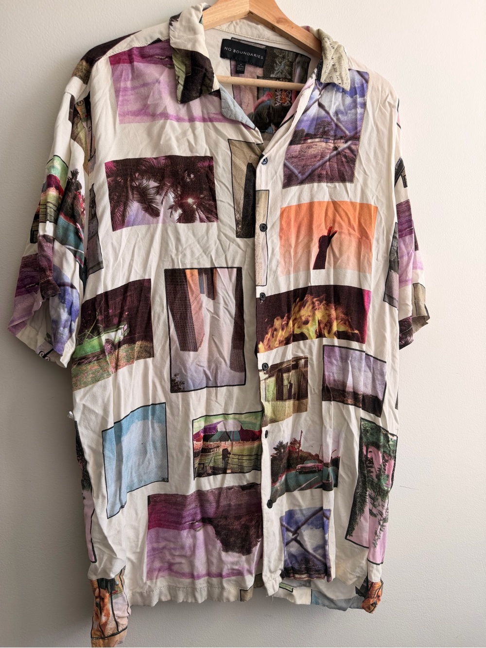 No Boundaries White Multi-Color Photo-Print Short Sleeve Button-Up Shirt